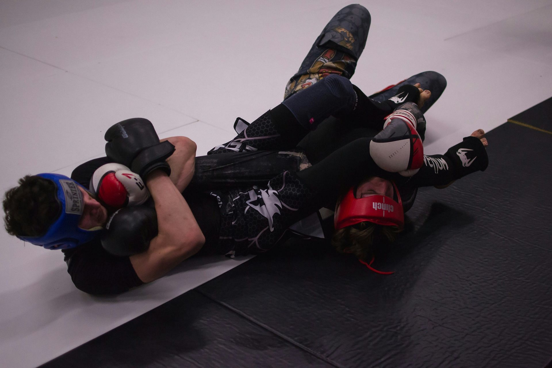 Burning 1000 calories a day in MMA (Image by Vladislab Bychkov/Unsplash)